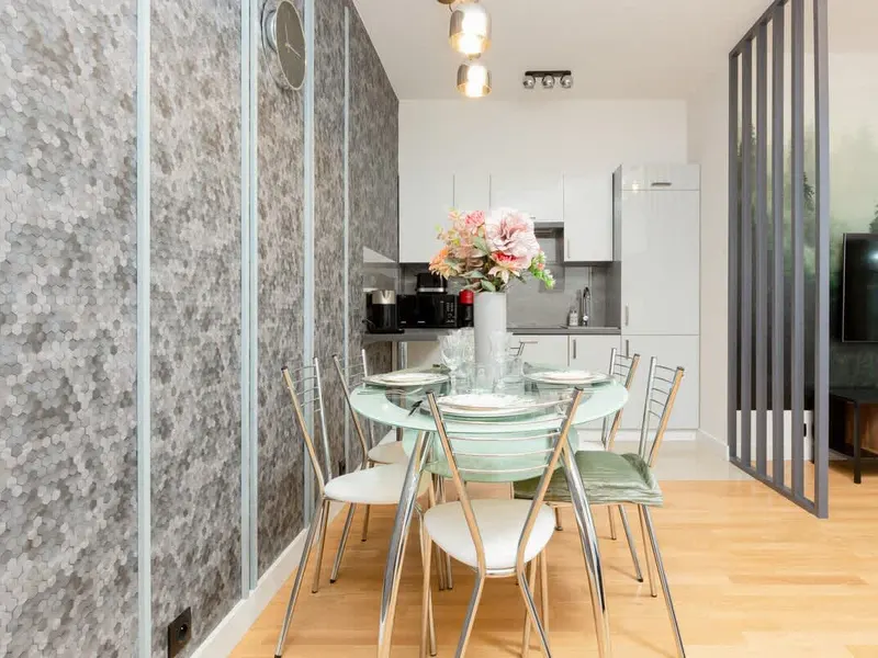 Modern Apartment in Mokotow | Parking and Workspace – photo 4