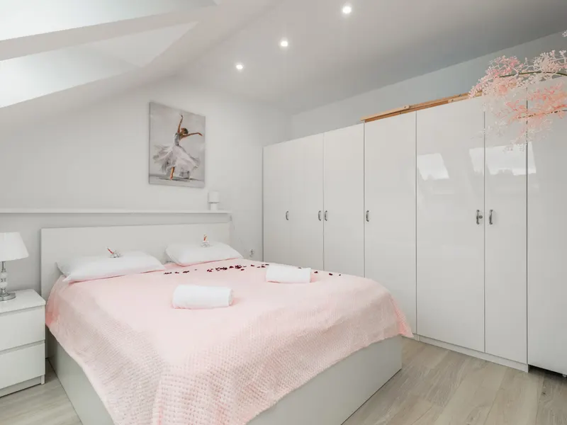 Stylish Apartment | 300 m to the Beach, Parking – photo 2