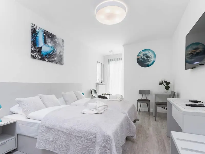 Stylowe Studio w Centrum | Balkon i Klimatyzacja – zdjęcie 1