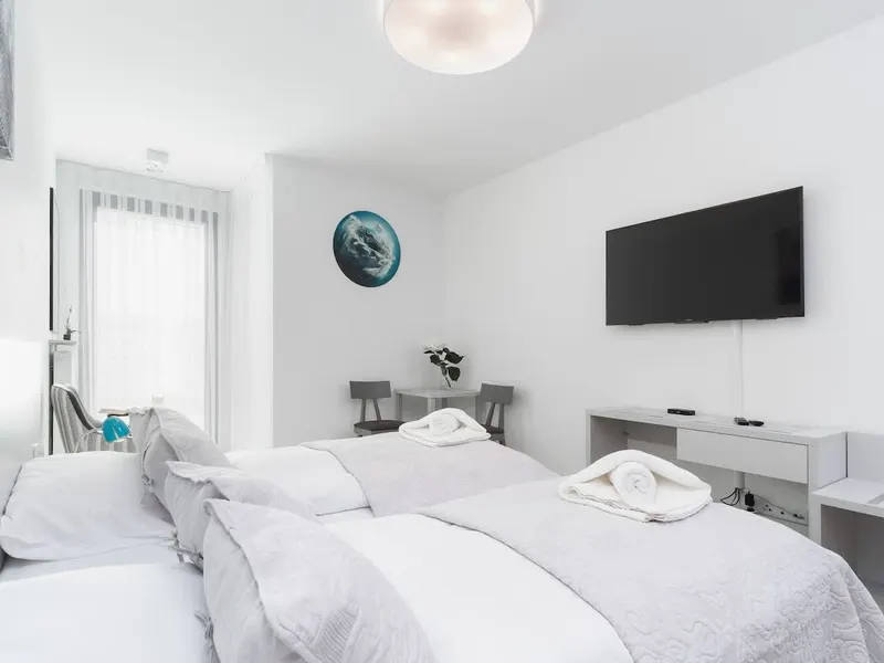 Stylowe Studio w Centrum | Balkon i Klimatyzacja – zdjęcie 2