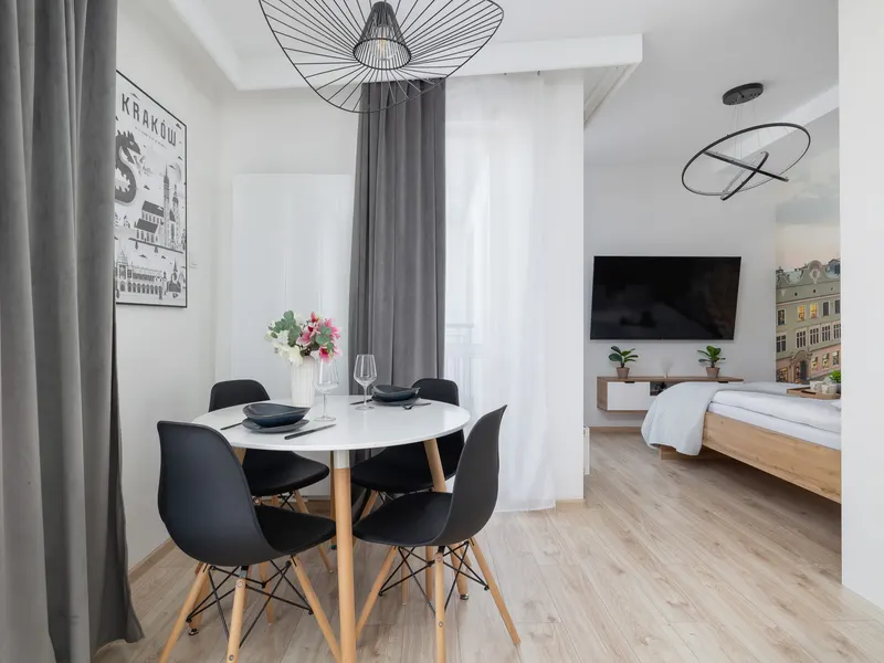 Stylowe Studio w Centrum | Balkon i Klimatyzacja – zdjęcie 2