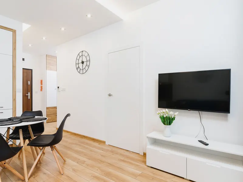 Stilvolle Wohnung am Bahnhof | Balkon mit Aussicht | Badewanne – Foto 3
