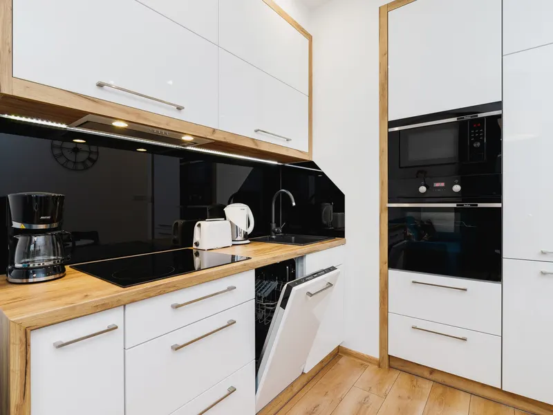 Stilvolle Wohnung am Bahnhof | Balkon mit Aussicht | Badewanne – Foto 4