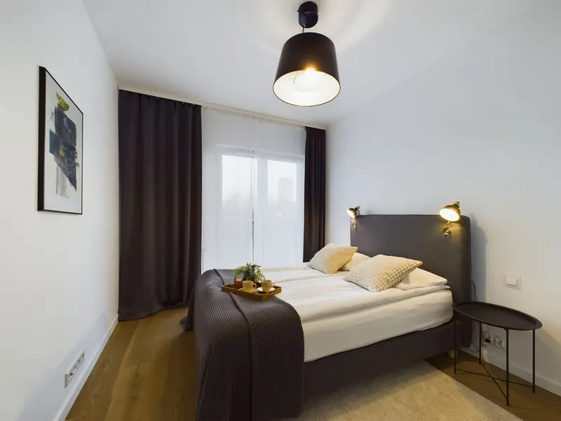 Modern Apartment | Parking, Balcony, Close to Station – photo 2