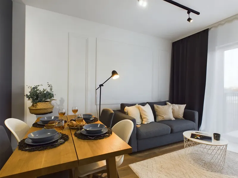 Modern Apartment | Parking, Balcony, Close to Station – photo 1