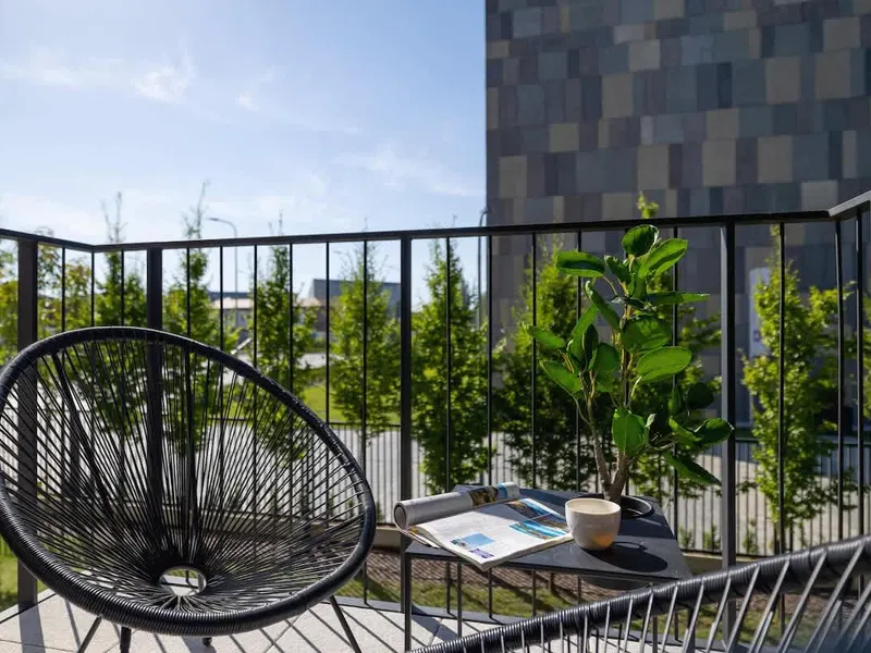 Stylish Apartment | Parking, Balcony, close to the Station – photo 3
