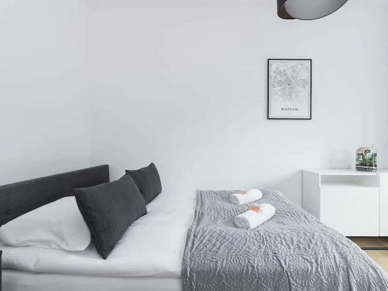 Stylish Apartment | Balcony and Workspace | Close to the Station – photo 2