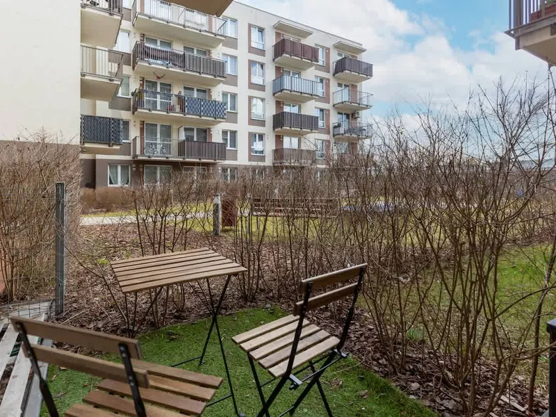 Stilvolles Apartment mit Terrasse | Bad | Kostenloses Parken – Foto 4