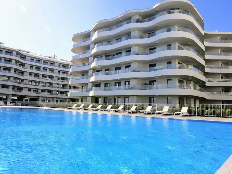 Stylish Apartment | Pool and Gym | Close to the Beach – photo 1