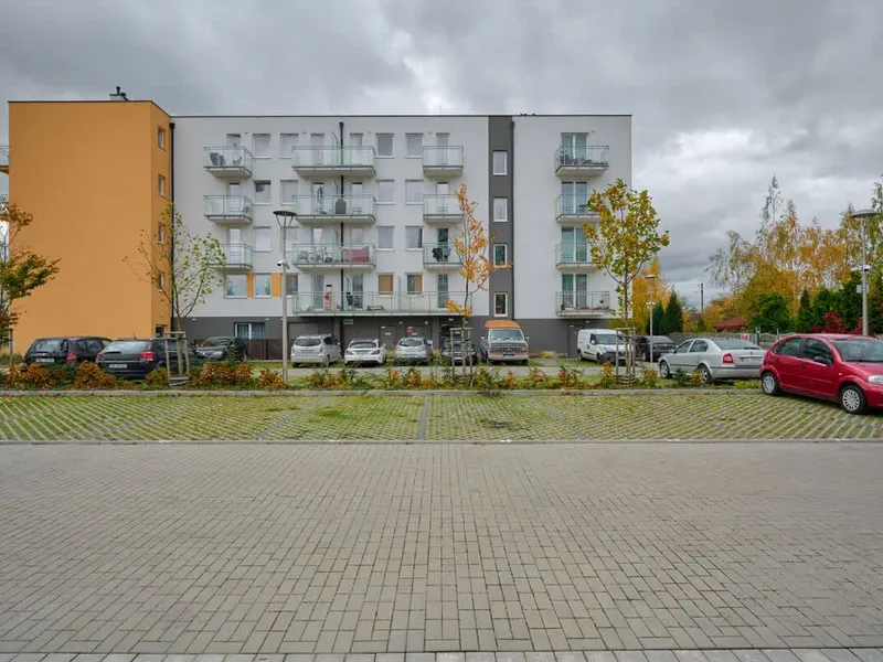 Funkcjonalne Studio we Wrocławiu | Balkon i Miejsce do Pracy – zdjęcie 5