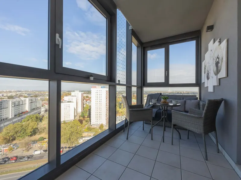 Apartment with City Panorama | View from the 17th Floor, Parking – photo 2