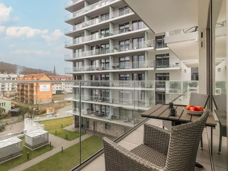 Spacious Apartment with Balcony | 4 Minutes to the Beach – photo 3