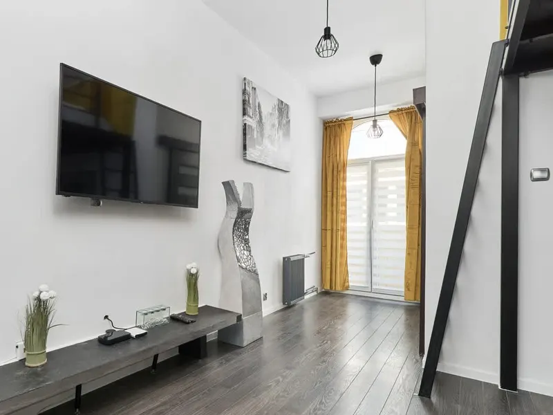 Przestronny Apartament z Antresolą | Blisko Rynku – zdjęcie 4