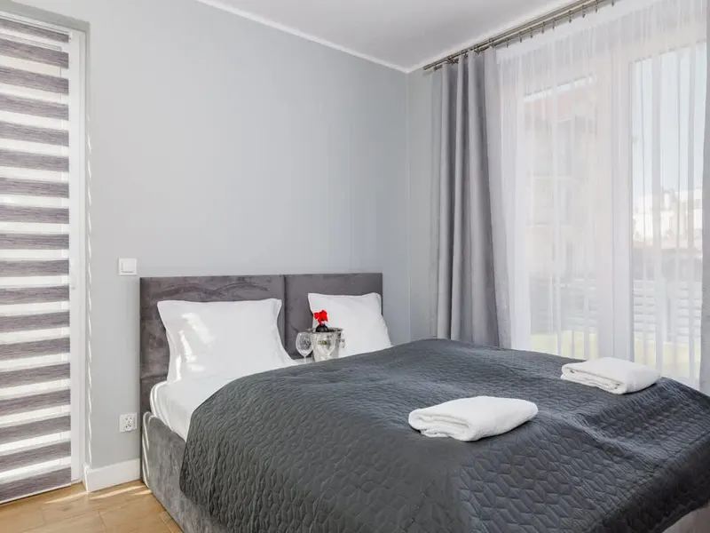 Klasyczny Apartament z Balkonem | Blisko Plaży, Parking – zdjęcie 2