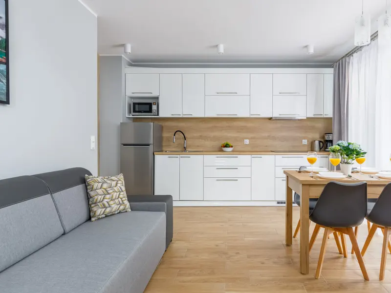 Nadmorski Apartament z Balkonem | 500 m od Plaży i Parking – zdjęcie 1