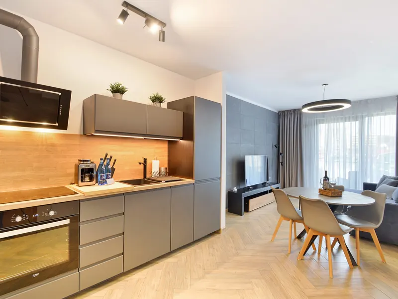 Stylowy Apartament z Widokiem na Morze | Balkon, Blisko Plaży – zdjęcie 3