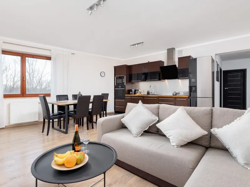Stilvolle Wohnung | 2 Schlafzimmer, Balkon und Parkplatz – Foto 1
