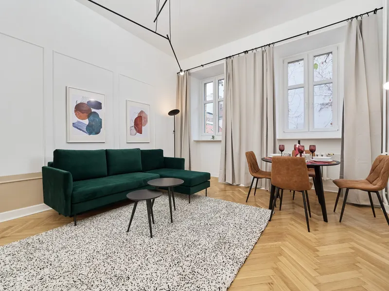 Jasny Apartament w Rynku | Przyjazny Zwierzętom i Miejsce do Pracy – zdjęcie 1