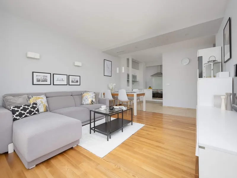 Nowoczesny Apartament | Parking, Balkon i Klimatyzacja – zdjęcie 1