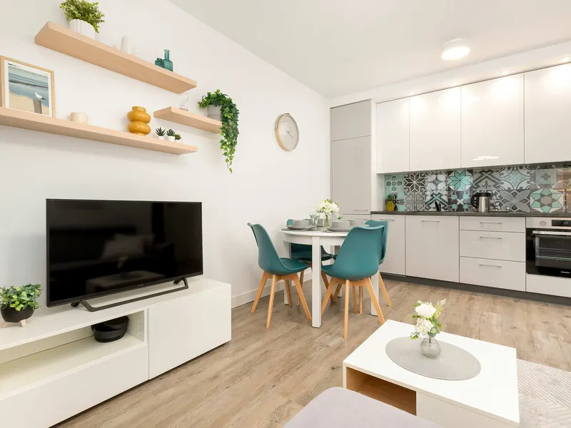 Spacious Apartment | Parking, Balcony and Close to the Old Town – photo 4