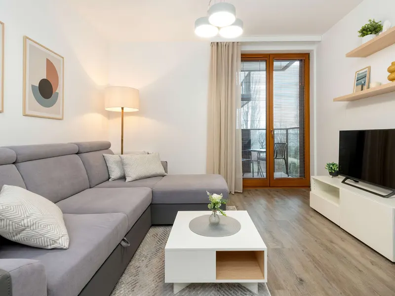 Spacious Apartment | Parking, Balcony and Close to the Old Town – photo 1