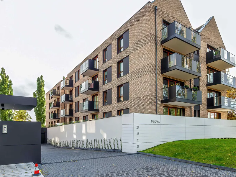 Spacious Apartment | Parking, Balcony and Close to the Old Town – photo 3