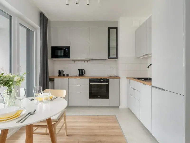 Przytulne Studio w Poznaniu | Balkon, Parking Prywatny – zdjęcie 1