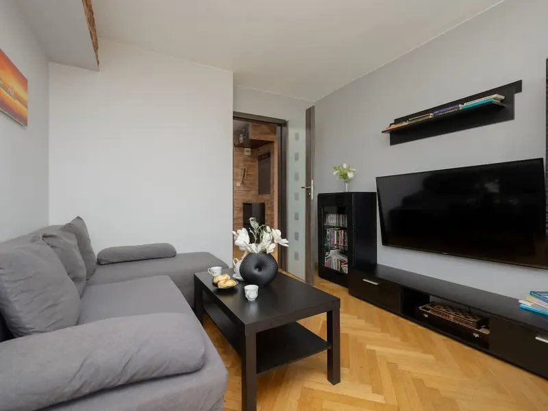 Apartment with a View of Warsaw | Balcony and Workspace – photo 5