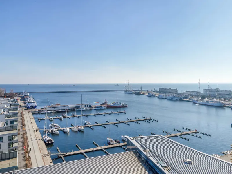 Modern Apartment | Water View and Parking – photo 1