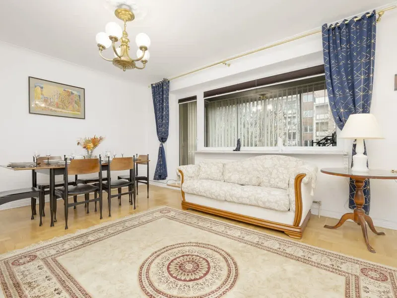 Spacious Apartment | Balcony | 3 Bedrooms | Workspace. – photo 2