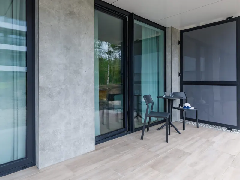 Seaside Apartment with Terrace | Close to the Beach and Parking – photo 3