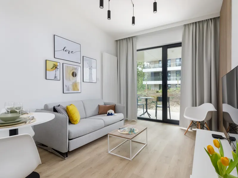Seaside Apartment with Terrace | Close to the Beach and Parking – photo 1