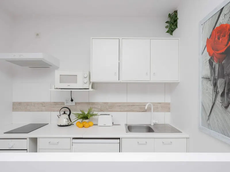 Funkcjonalny Apartament w Piasecznie | Parking i Taras – zdjęcie 3