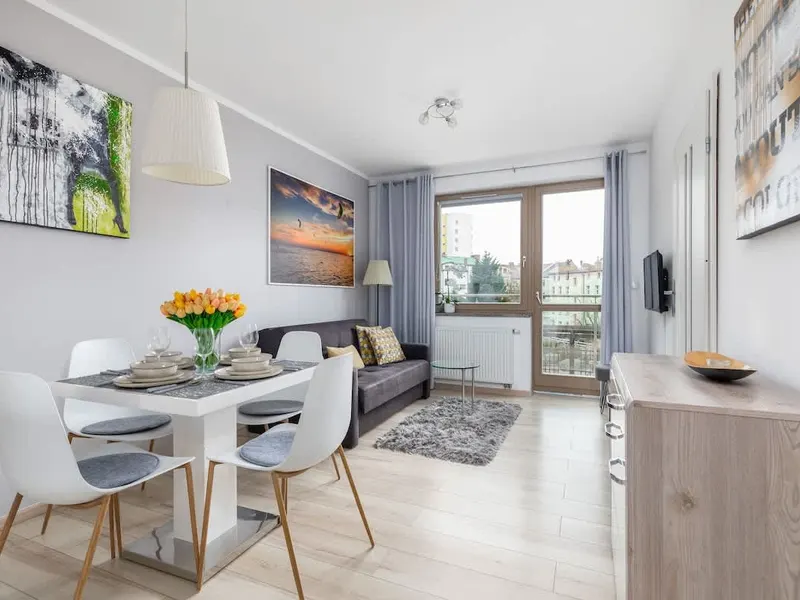 Nowoczesny Apartament | Balkon i Bliskość Parku – zdjęcie 1