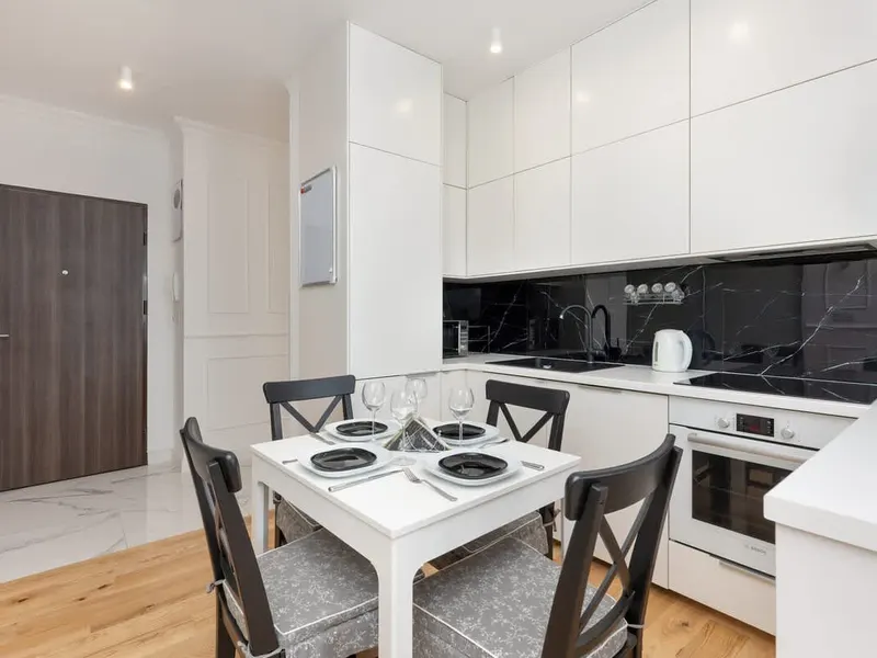 Modern Apartment | Private Balcony and Parking – photo 3
