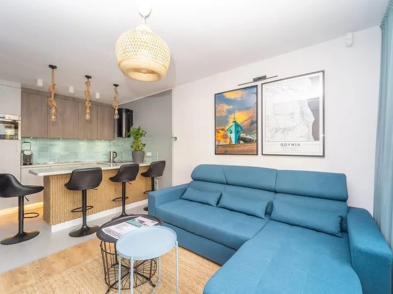 Nowoczesny Apartament w Sercu Gdyni | Balkon i Garderoba – zdjęcie 1
