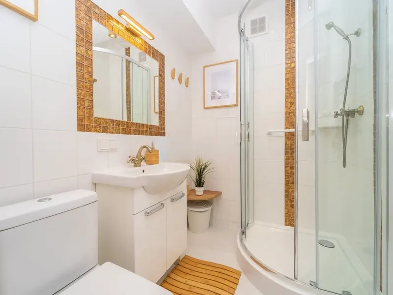 Nowoczesny Apartament w Sercu Gdyni | Balkon i Garderoba – zdjęcie 4