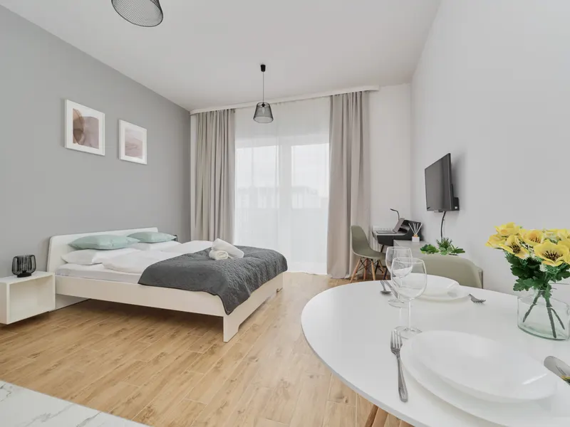Funkcjonalne Studio z Balkonem | Miejsce do Pracy – zdjęcie 1