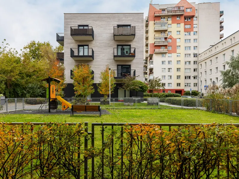 Słoneczny Apartament | Balkon, Smart TV, Blisko Metra – zdjęcie 3