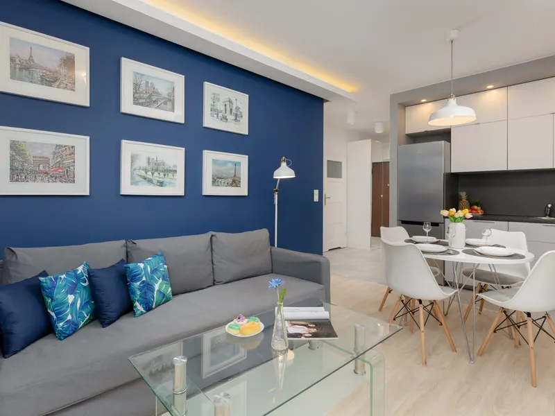 Słoneczny Apartament | Balkon, Smart TV, Blisko Metra – zdjęcie 1