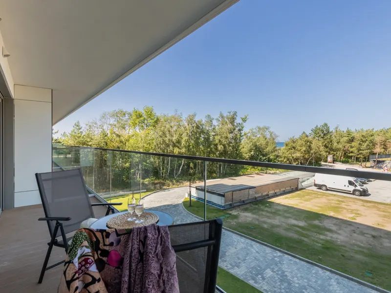 Stylish Beachfront Apartment | Balcony with Sea View – photo 3