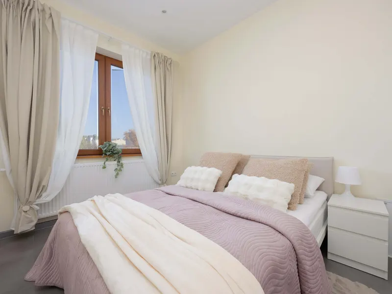 Geräumige Wohnung | 3 Schlafzimmer | In der Nähe des Flughafens Chopin – Foto 3