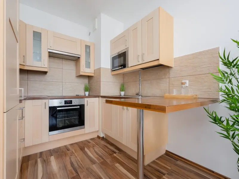 Stylish Apartment | Balcony, Parking and Workspace – photo 3