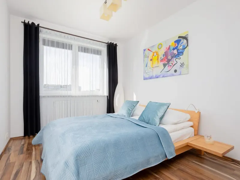 Stylish Apartment | Balcony, Parking and Workspace – photo 2