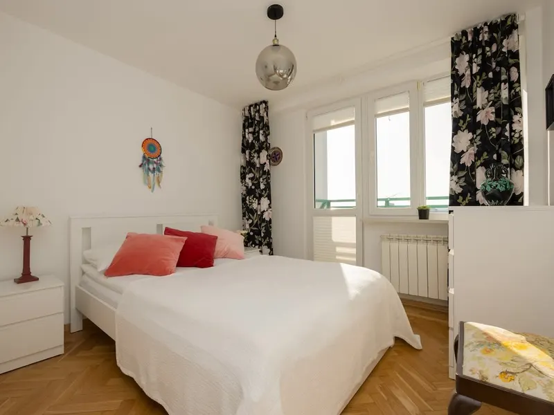 Cozy Apartment with Balcony | 2 Bedrooms | Close to Metro. – photo 2