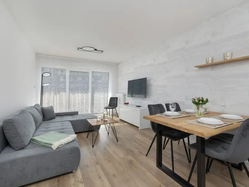 Stylish Apartment with Terrace | Spa Access and Parking – photo 1