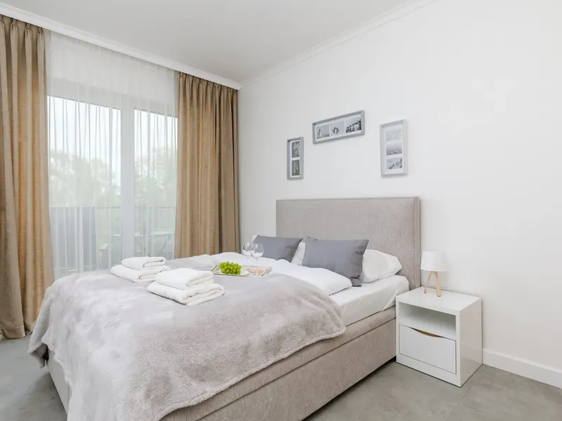 Sunny Apartment | Jacuzzi, Parking – photo 2