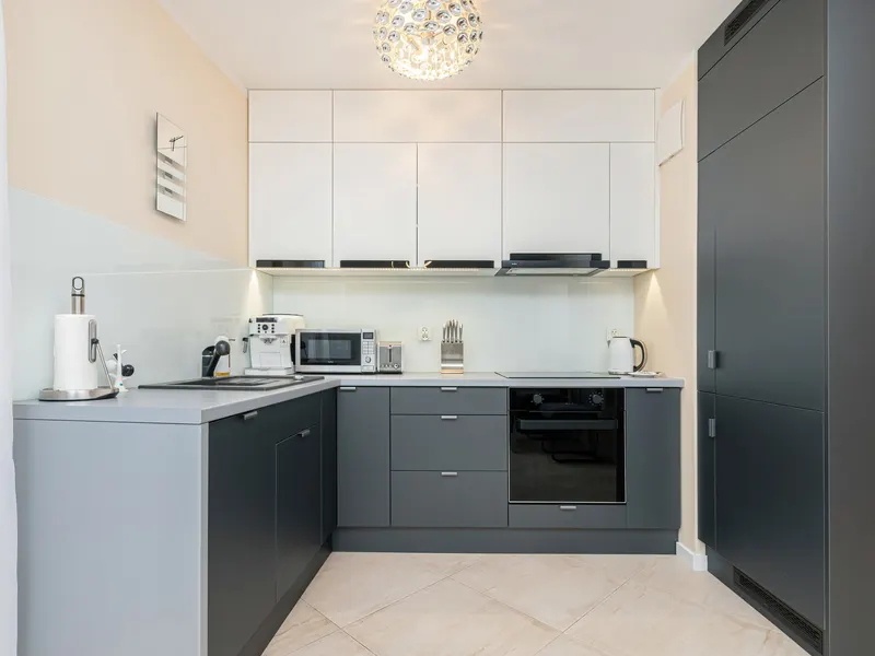 Przestronny Apartament w Centrum | Parking i Balkon – zdjęcie 4