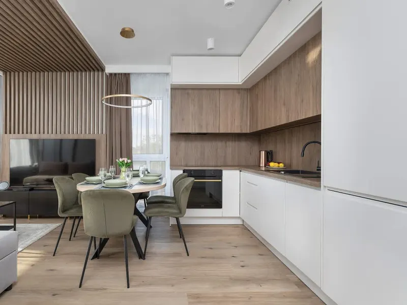 Geräumiges Apartment mit Blick auf den Fluss | Pool & Spa, Parkplatz – Foto 3