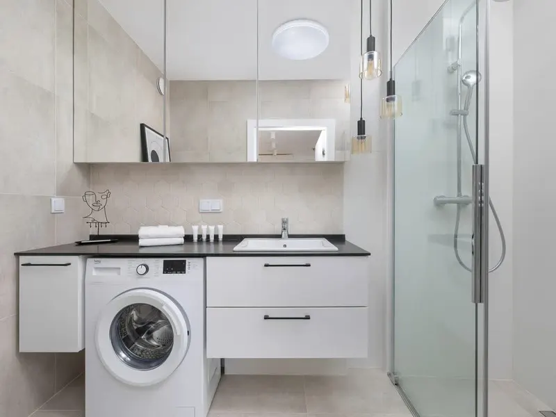 Geräumiges Apartment mit Blick auf den Fluss | Pool & Spa, Parkplatz – Foto 5